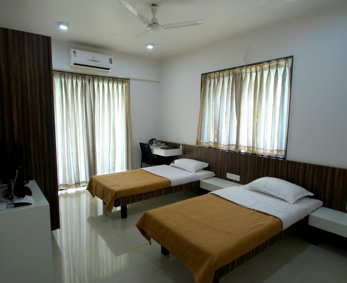 Aashiyana Inn Nashik Exterior foto