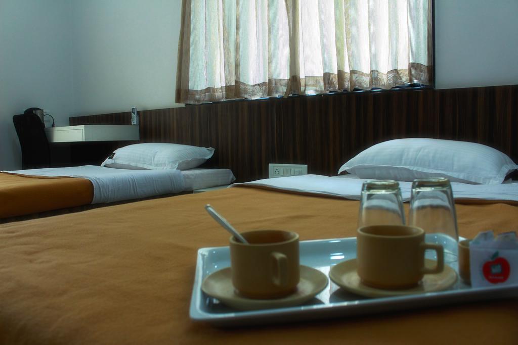 Aashiyana Inn Nashik Exterior foto